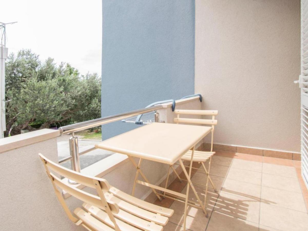 Apartments Antonio Tucepi Ruang foto
